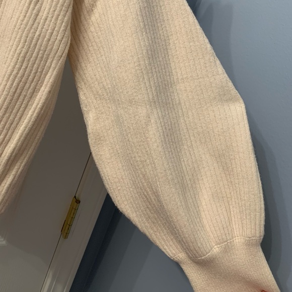 Off the Shoulder Cream Sweater - Picture 4 of 6